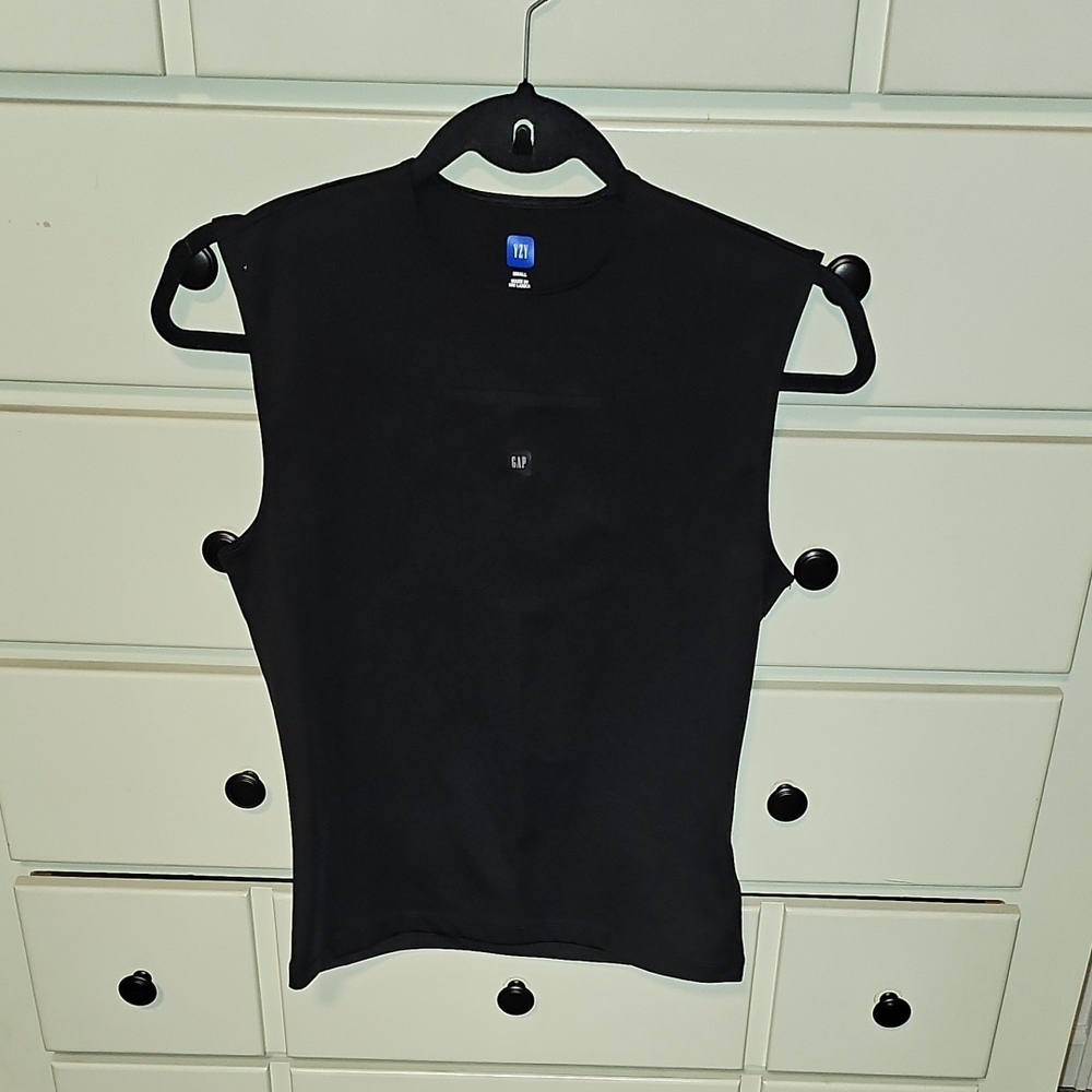 GAP Black Muscle Tee